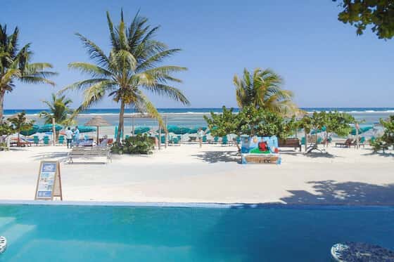 Nacional Beach Club & Bungalows