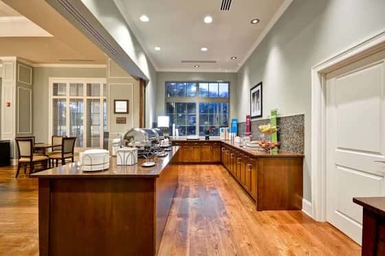 Hampton Inn & Suites Charleston Airport