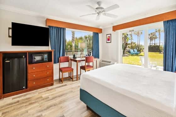 The Seahorse Oceanfront Inn