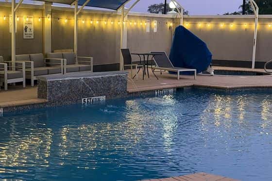 La Quinta Inn & Suites by Wyndham Raymondville