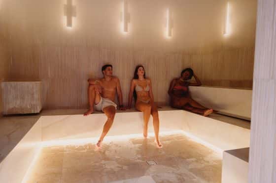 Las Ruinas Bathhouse and Gym