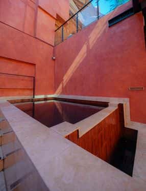 Las Ruinas Bathhouse and Gym
