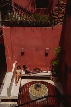 Las Ruinas Bathhouse and Gym
