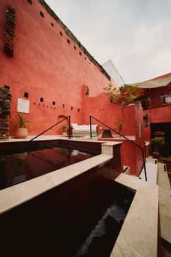 Las Ruinas Bathhouse and Gym