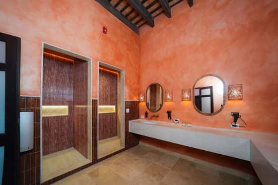 Las Ruinas Bathhouse and Gym
