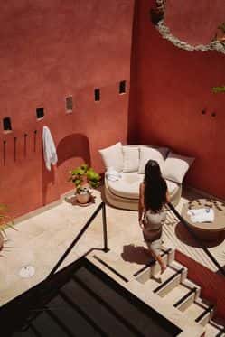 Las Ruinas Bathhouse and Gym