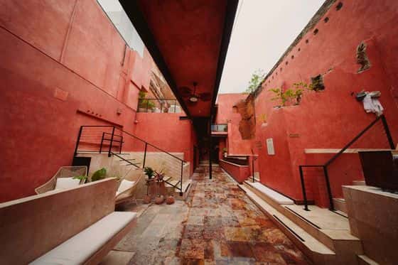 Las Ruinas Bathhouse and Gym
