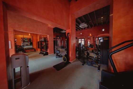 Las Ruinas Bathhouse and Gym