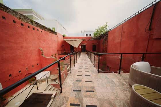 Las Ruinas Bathhouse and Gym