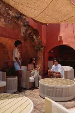 Las Ruinas Bathhouse and Gym