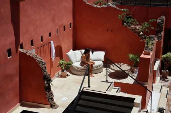 Las Ruinas Bathhouse and Gym