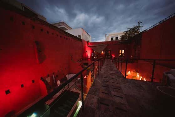 Las Ruinas Bathhouse and Gym