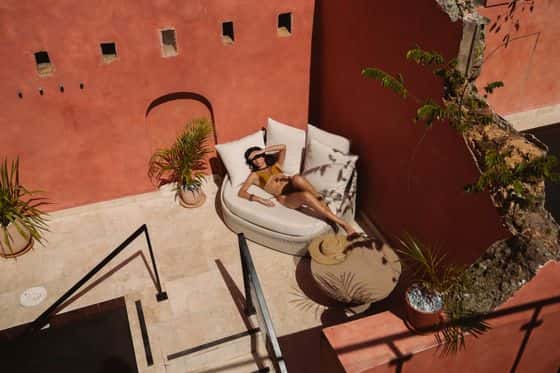 Las Ruinas Bathhouse and Gym