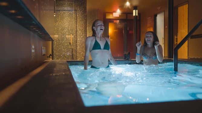 Umvelt Bathhouse