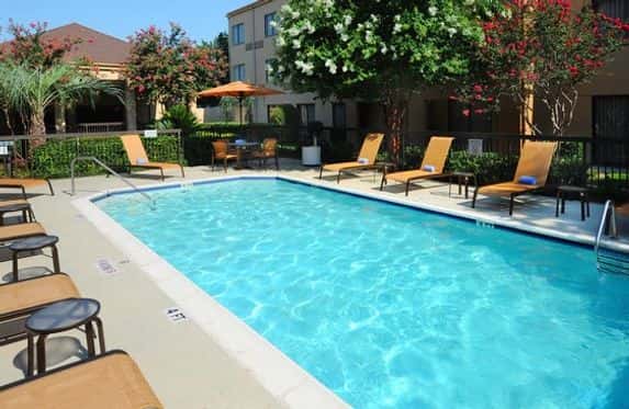 Courtyard by Marriott Houston Hobby Airport