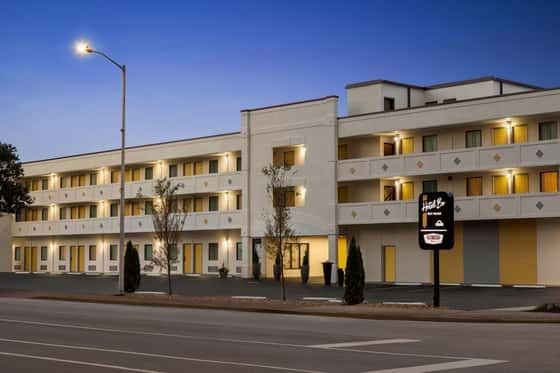 Hotel Bo, a Days Inn by Wyndham Chattanooga Downtown