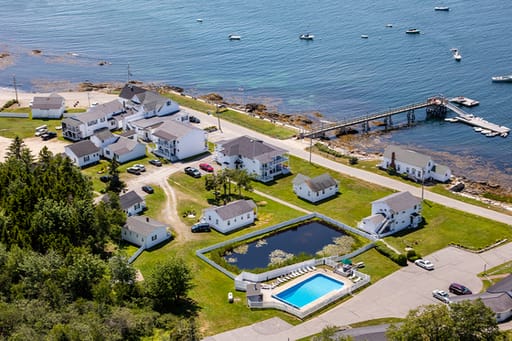 Bluebird Ocean Point Inn