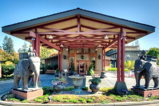 Dinah's Garden Hotel