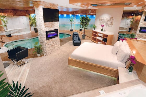 Sybaris Pool Suites Mequon