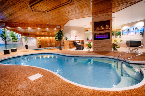 Sybaris Pool Suites Mequon