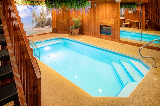 Sybaris Pool Suites Downers Grove