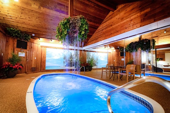 Sybaris Pool Suites Downers Grove