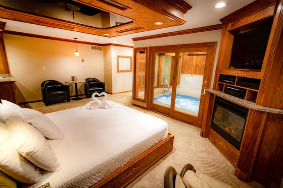 Sybaris Pool Suites Northbrook