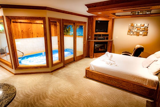 Sybaris Pool Suites Northbrook