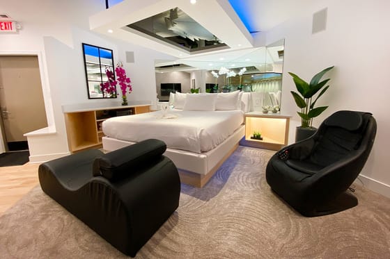 Sybaris Pool Suites Frankfort