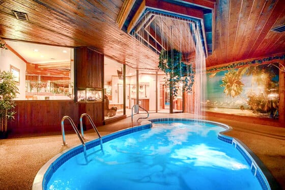 Sybaris Pool Suites Mequon
