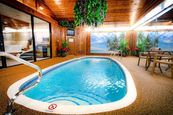 Sybaris Pool Suites Downers Grove