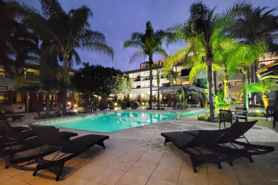 Atrium Hotel