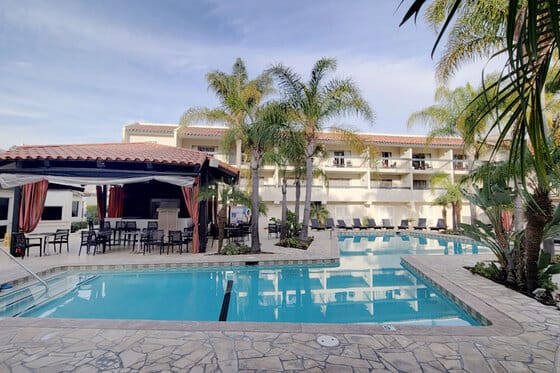 Atrium Hotel
