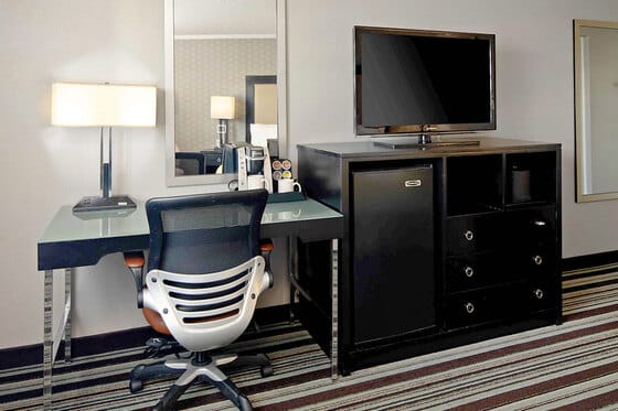 Holiday Inn Long Beach Airport