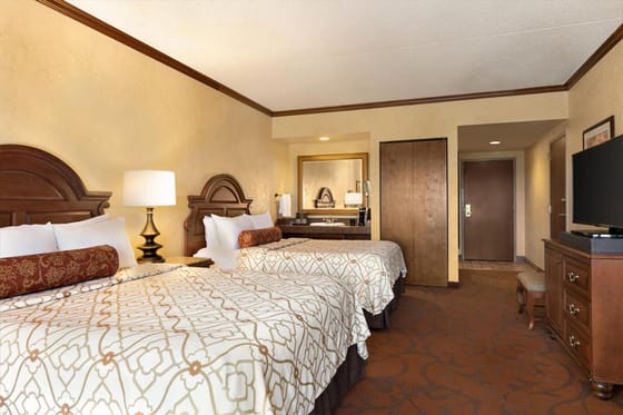 Chateau on the Lake Resort Spa & Convention Center