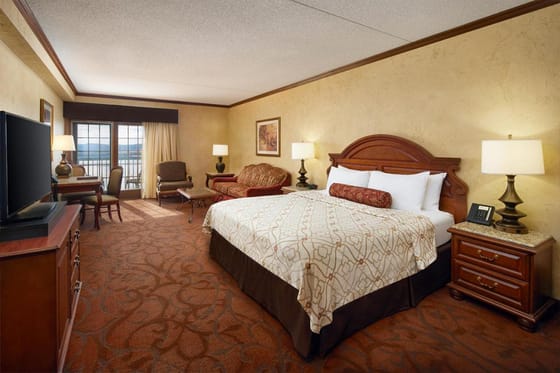 Chateau on the Lake Resort Spa & Convention Center