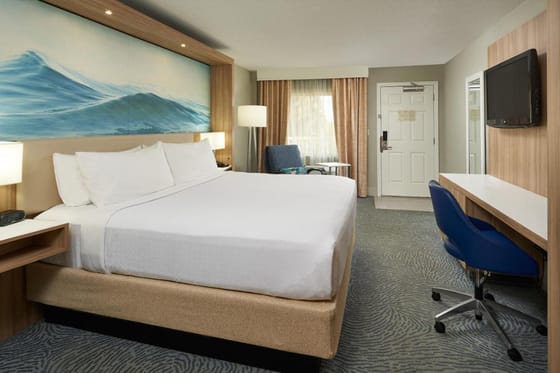 Crowne Plaza Melbourne-Oceanfront