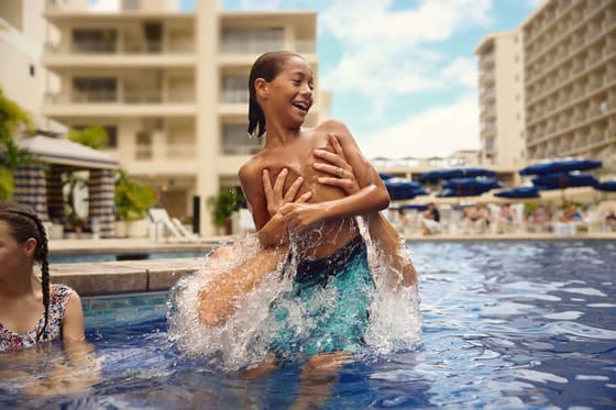 OUTRIGGER Reef Waikiki Beach Resort