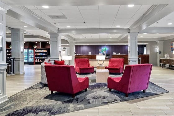 Holiday Inn Chicago NW Crystal Lake