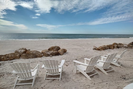 Bungalow Beach Resort