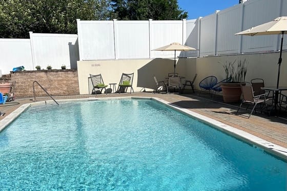 Four Points by Sheraton Melville Long Island