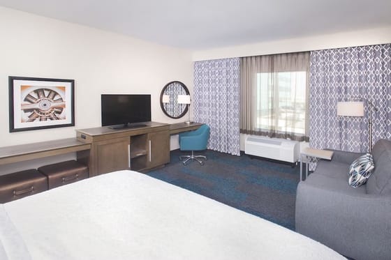 Hampton Inn & Suites LAX El Segundo