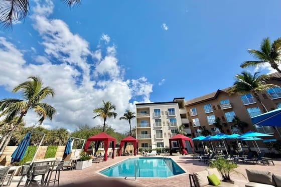 Holiday Inn Express & Suites Naples Downtown - 5th Avenue