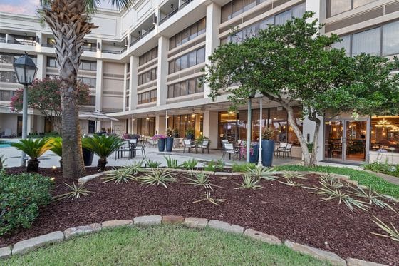 Crowne Plaza Executive Center Baton Rouge