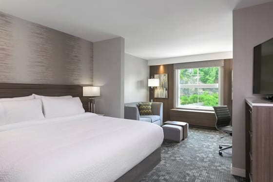 Courtyard by Marriott Edgewater NYC Area