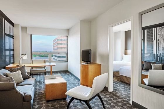 Renaissance Chicago O'Hare Suites Hotel