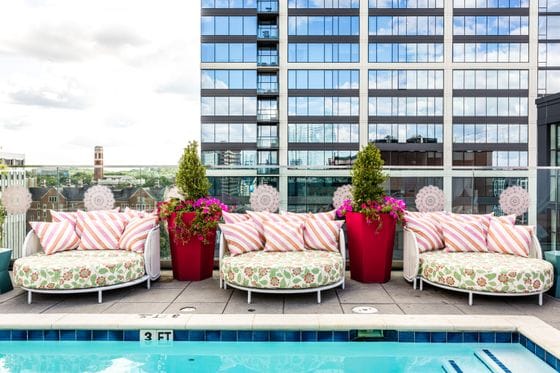 White Limozeen at Graduate Nashville 