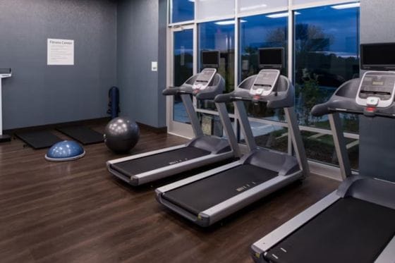 Holiday Inn Hotel & Suites Farmington Hills - Detroit NW, an IHG Hotel