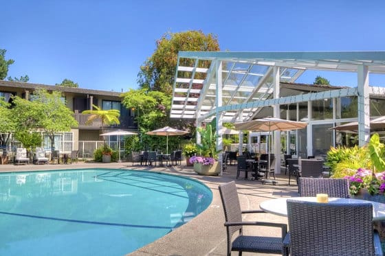 Dinah's Garden Hotel