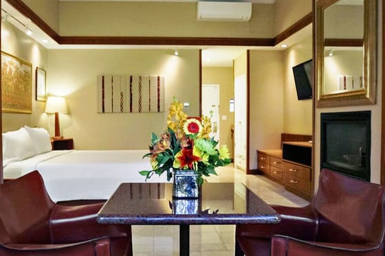 Dinah's Garden Hotel